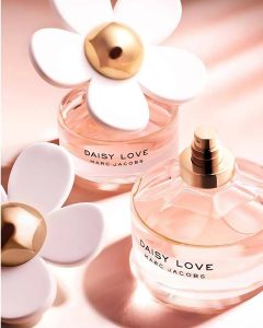 5 dòng nước hoa cao cấp hương sắc thanh lịch và cuốn hút cho cô dâu